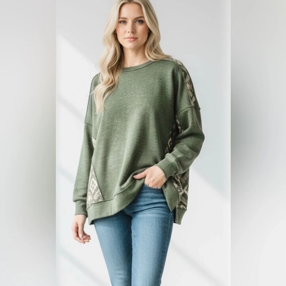 GREEN SWEATER - Picture 2 of 10